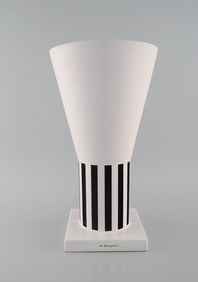 Le Dauphin, France. Large vase in glazed ceramics. 1970s / 80s.