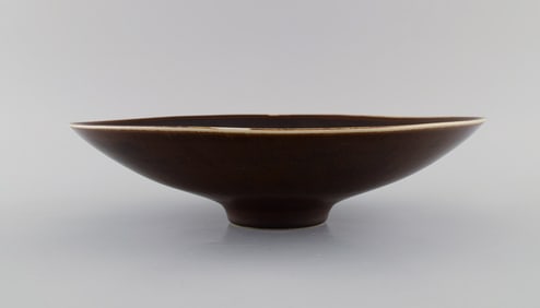 Carl Harry Stålhane (1920-1990) for Rörstrand. Large bowl / dish in glazed ceramica.