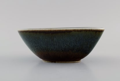Gunnar Nylund (1904-1997) for Rörstrand. Bowl in glazed ceramics. Beautiful glaze in blue-green