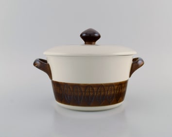 Hertha Bengtson (1917-1993) for Rörstrand. Koka lidded tureen in glazed stoneware. 1960s.