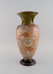 Large Doulton Lambeth pottery vase with hand-painted flowers and gold decoration. Early 20th