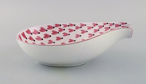 Stig Lindberg (1916-1982) for Gustavsberg Studiohand. Bowl in hand-painted glazed stoneware.