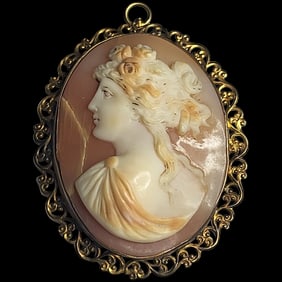 Vintage Cameo Pin/Pendant/Brooch