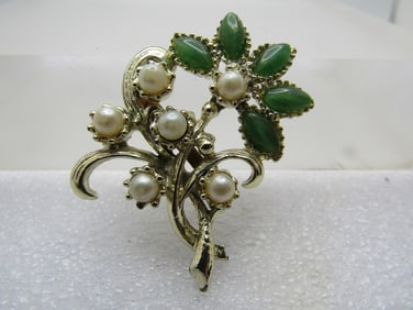 Vintage Green Floral Blossom, Faux Pearls, 1950's-1960's