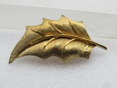 Vintage Gold Tone Holly Leaf Brooch, Signed BSK, 1960's