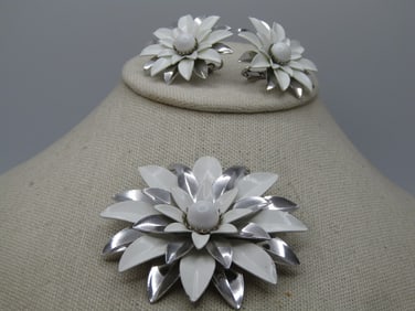 Vintage White & Silver Blossom Brooch & Earrings Set, Clip 1960's-1970's, Sarah Coventry