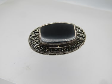 Vintage 10kt Heart/Leaf Hoop Earrings, Signed ORV 1970's-1980's