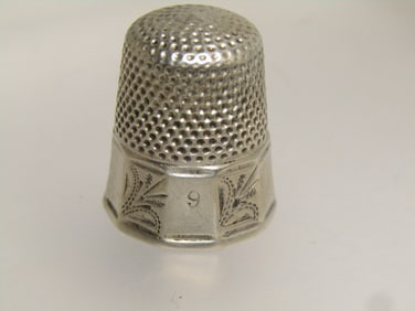 Vintage to Antique Sterling Silver Thimble, Sz. 9, Engraved Wheat Design 1810-1920