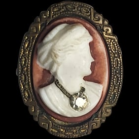 Vintage Cameo Brooch/Pin