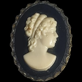 Vintage Black Costume Cameo Brooch/Pin