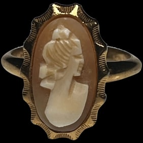 Vintage Gold Coventry Cameo Ring