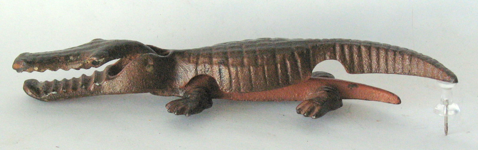 Antique cast iron alligator nut cracker. (1 of 4)