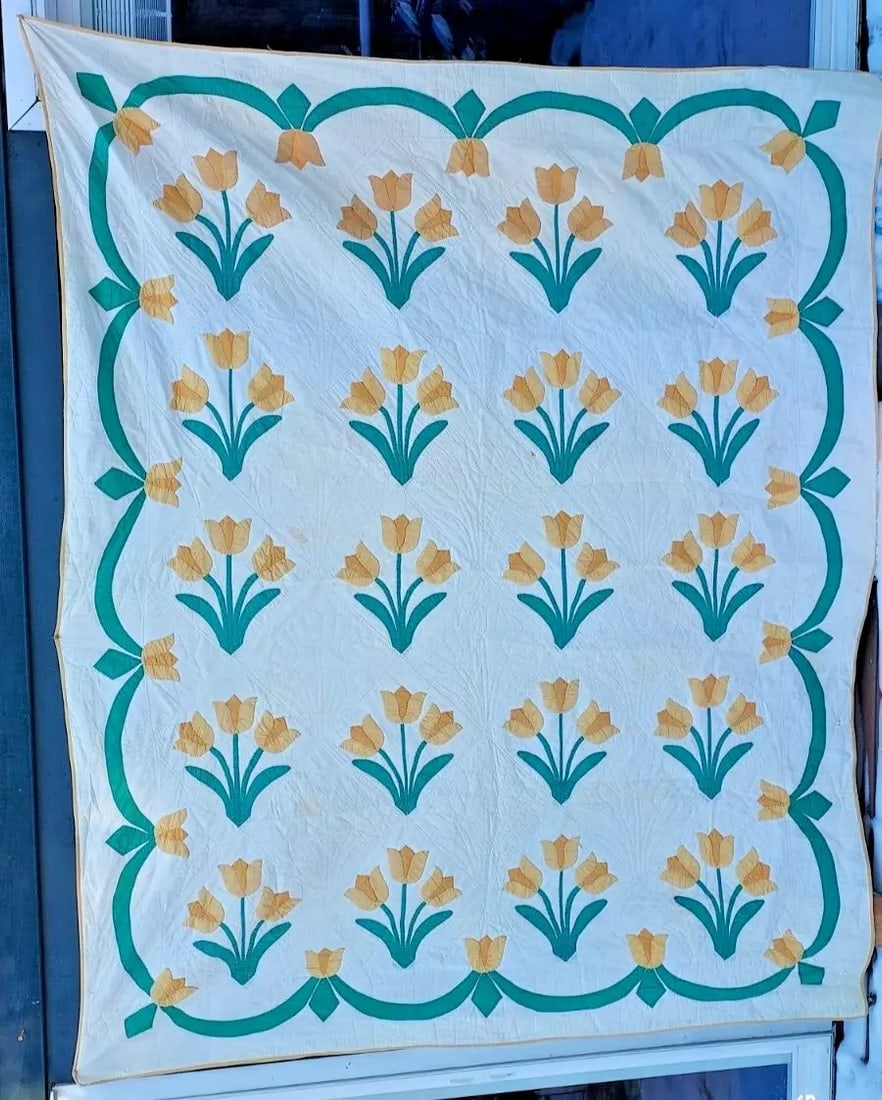 Antique American Quilt Pattern Tulip flower 77 X 97" (1 of 7)