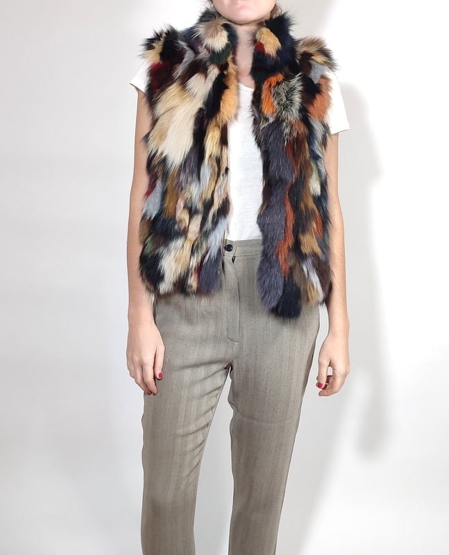 MULTICOLORED FOX FUR VEST EU: S; US: 6: Title: MULTICOLORED FOX FUR VEST EU: S; US: 6Dimensions: Approximate size- EU: S; US: 6 : Important details: Length: 60cm/23.62in -Shoulders width:40cm/15.75in -Bust size ( pit to pit x2 ):90cm/35.43i