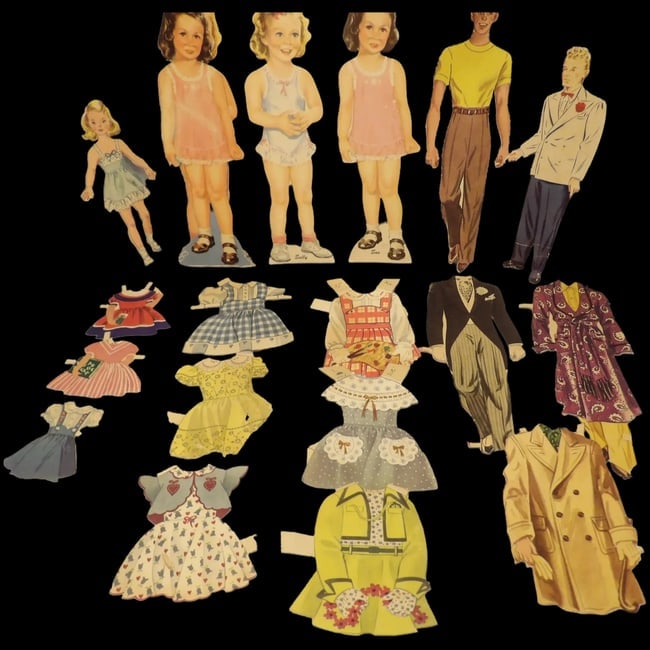 Vintage 1940s SALLY & SUE Paper Dolls with clothes: DescriptionThese VINTAGE 1940s SALLY & SUE Paper Dolls with clothes are original not reproductions. It comes with two Sally and Sue paper dolls. One set is heavy cardboard the other lighter cardboard.