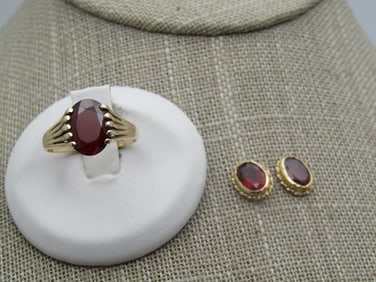 Vintage 14kt Garnet Ring and Earrings, Pierced,  Sz. 6