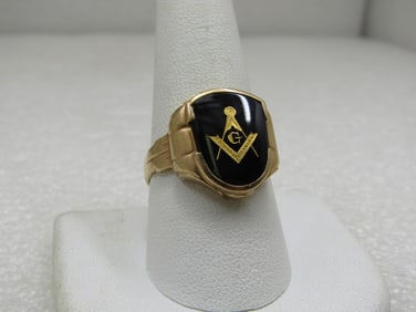 10kt Onyx Masonic Ring, Signed, Sz. 10.25 . Signed Remembran
