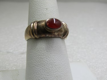 Sterling Carnelian Ring, sz . 7. Appx. 3.25 gr.