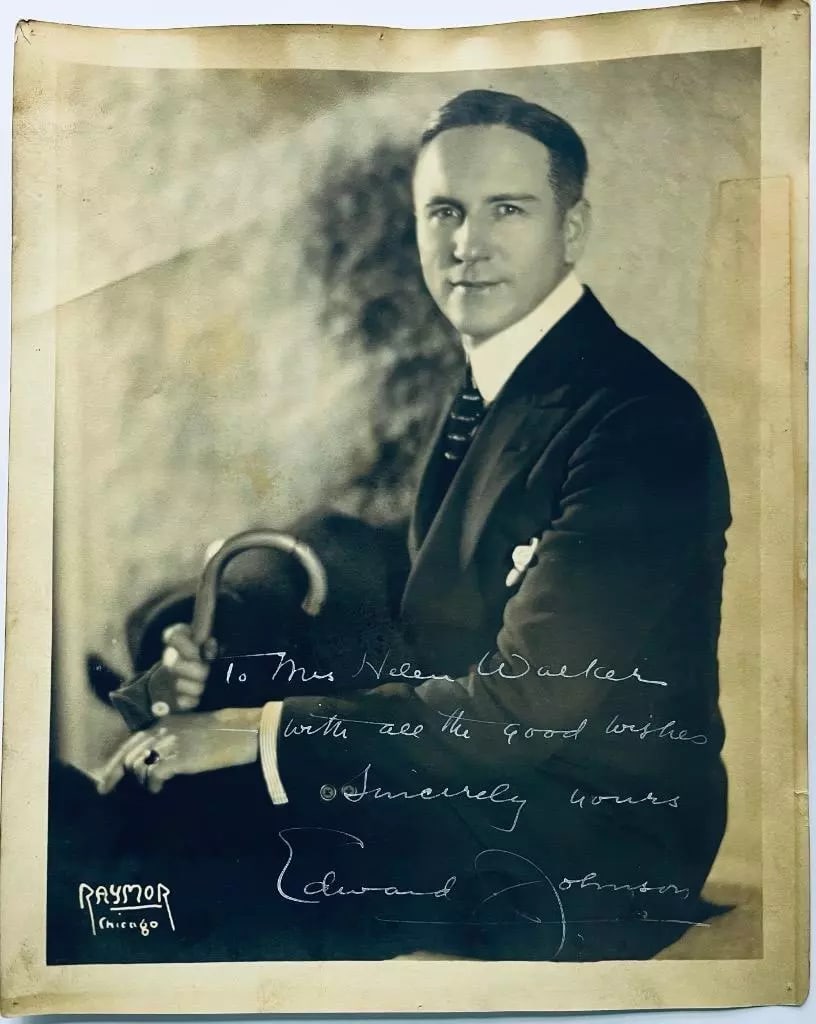 OLD ca. 1920 PHOTOGRAPH w AUTOGRAPH EDWARD JOHNSON CHICAGO OPERA TENOR by RAYMOR: OLD ca. 1920 PHOTOGRAPH w AUTOGRAPH EDWARD JOHNSON CHICAGO OPERA TENOR by RAYMOR OLD ca. 1920 PHOTOGRAPH w AUTOGRAPH EDWARD JOHNSON CHICAGO OPERA TENOR by RAYMOR Description Circa 1920 Vintage Publici