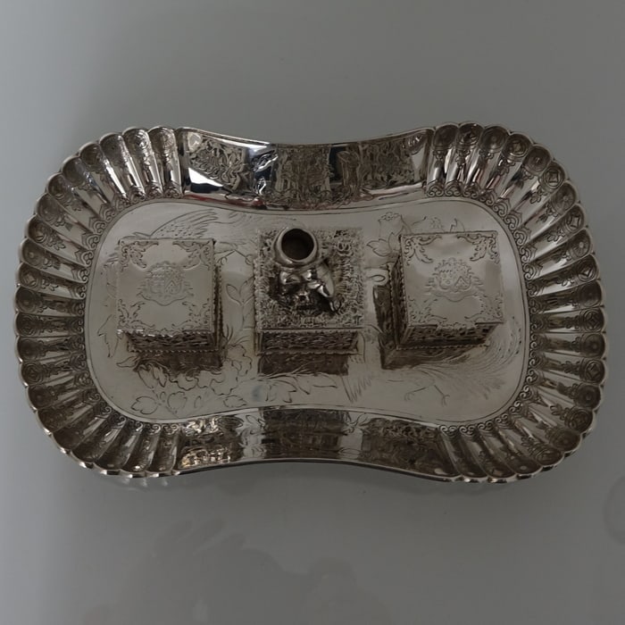 Antique 19th Century Victorian Sterling Silver Inkstand London 1855 Charles and George Fox: Title:Antique 19th Century Victorian Sterling Silver Inkstand London 1855 Charles and George Fox Description:Description A very elegant and highly unusual oval desk inkstand with three stylish hand pi