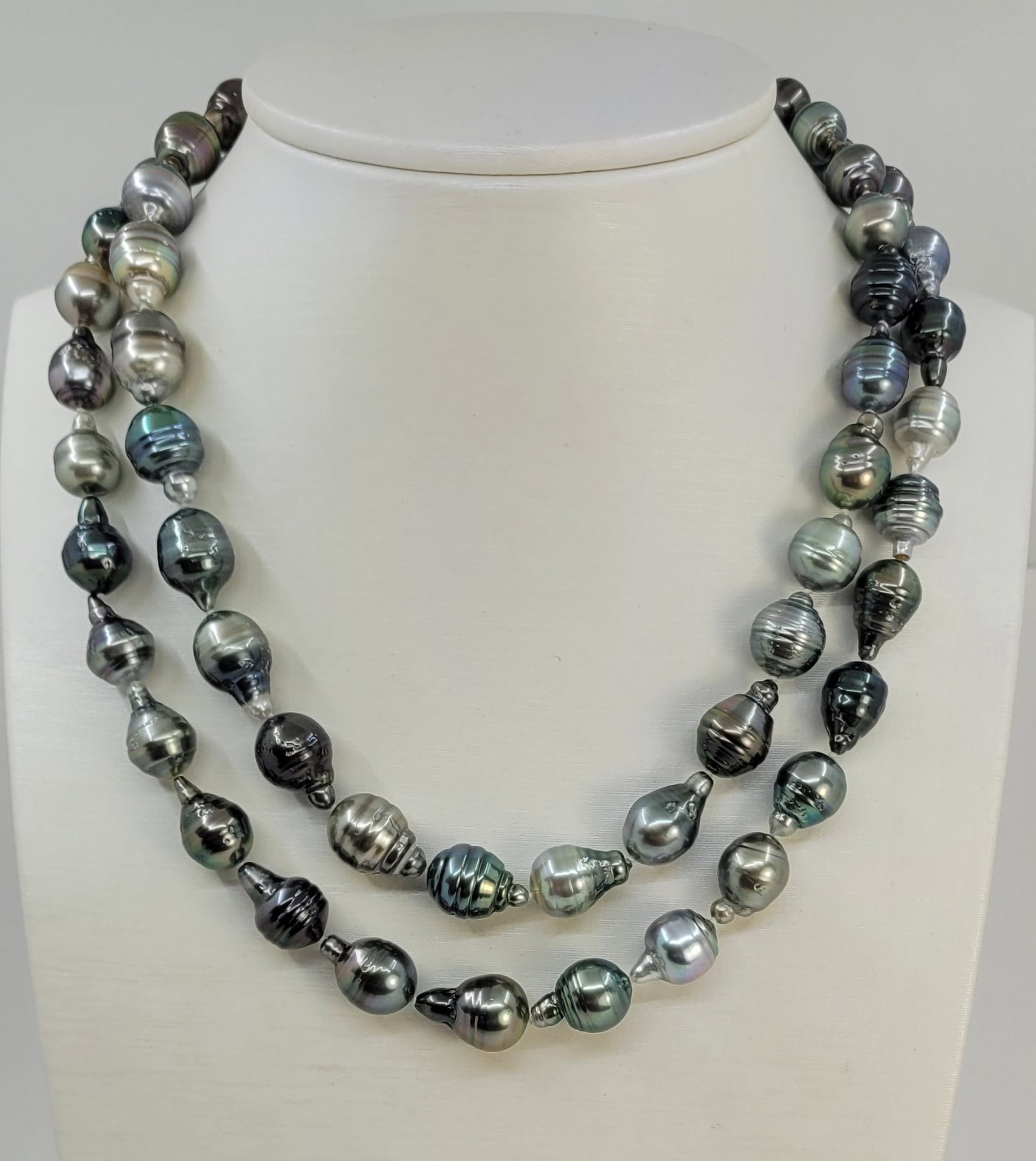Necklace Double 2 row Bright 8x11mm Multi Tahitian pearls: Title: Necklace Double 2 row Bright 8x11mm Multi Tahitian pearls Description: Grown in the black-lipped Pinctada margaritifera oyster in the tropical waters of French Polynesia, these Tahiti pearls ha