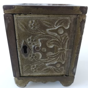 Cast Iron Key Lock Safe No. 50 Coin Bank Mfg By The J&E Stevens Co.