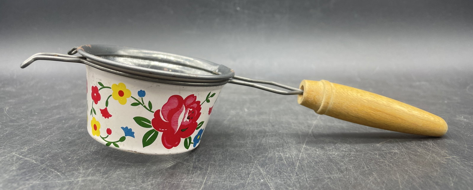 1940'S Ecko Floral Basket Strainer: Title: 1940'S Ecko Floral Basket Strainer Date/Period: approx 1940's Dimension: approx 7.5 length, 3" wide Material: wood, metal Additional Information: 1940'S Ecko Floral Fine Metal Basket Strainer S
