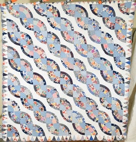 30's Snail Trails Quilt, Petal Border