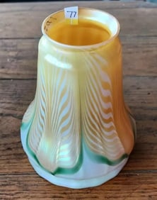 ANTIQUE QUEZAL STEUBEN ERA ART NOUVEAU FLORIFORM GLASS SHADE Signed