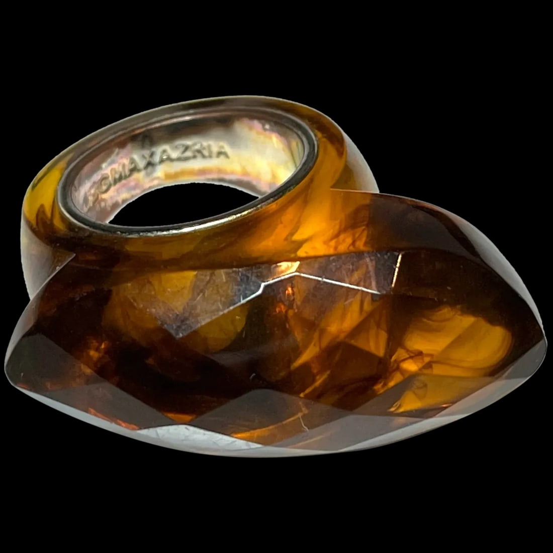 Vintage BCBG Maxazria Lucite Oversized Ring: Title: Vintage BCBG Maxazria Lucite Oversized Ring Description: Vintage BCBG Maxazria Lucite Oversized Ring Size 5.5 Date/Period: Vintage Materials: Measurement: Reserve: $8.00 Shipping: Do