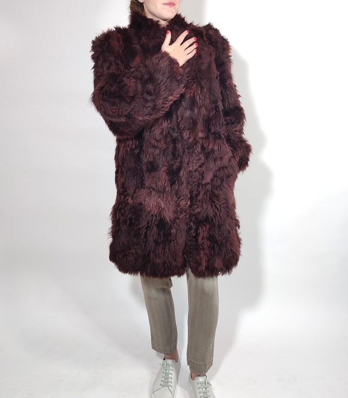 BURGUNDY FLUFFY FOX FUR COAT EU: XL; US: 20: Title: BURGUNDY FLUFFY FOX FUR COAT EU: XL; US: 20 Dimensions: Aproximate size- EU: XL; US: 20 : Important details: Length: 95cm/in -Shoulders width:50cm/19.69in -Sleeve Length:65cm/25.59in -Bust size