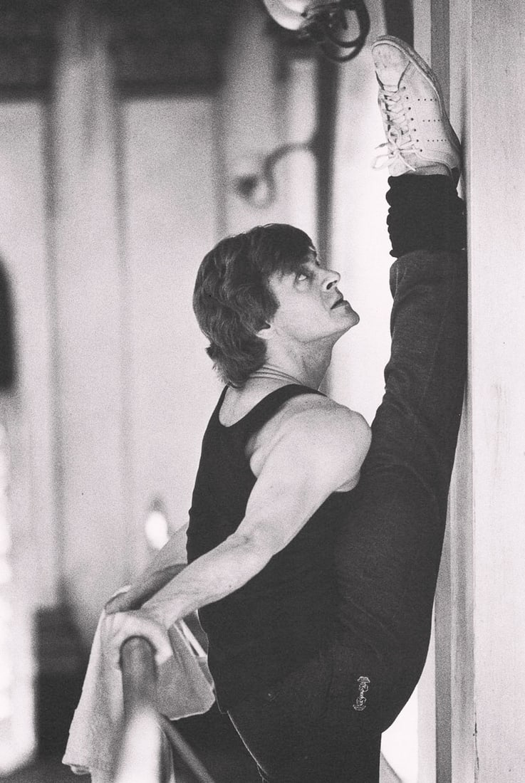 TERRY O’NEILL - Mikhail Baryshnikov,1984: Artist: TERRY O’NEILL Print Title: Mikhail Baryshnikov,1984 Printing Date: 1980’s Medium: photo-lithograph Printed in: Italy Image Size approx.: 9.5 x 6.5” Terry O'Neill ((born 30 Ju