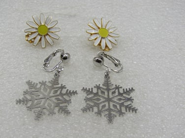 Vintage Daisy & Snowflake Earrings. Clip, 2 Pr.