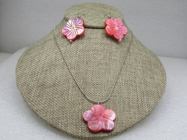 Vintage Pink Mother-of-Pearl Floral Necklace Earrings Set, 16"