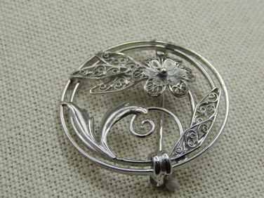 Vintage Sterling Carl Art Floral Filigree Cirlce Brooch