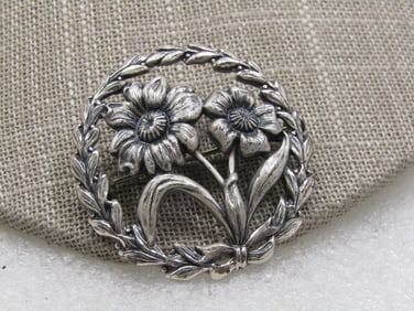 Vintage Sterling Floral & Leaf Framed Brooch, 1.5"