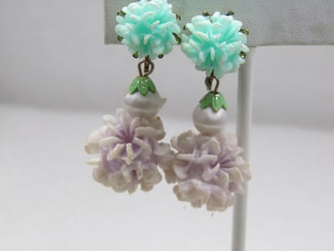 Vintage Mid-Century Molded Floral Drop Earrings, Clip, Hippie/Boho