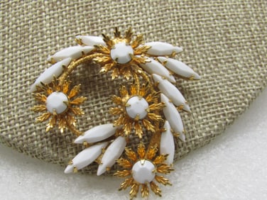Vintage  White Rhinestone Floral Brooch, 2", 1940's-1960's