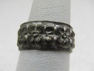 Vintage Sterling Floral Band Ring, Sz. 7.5, 9mm Wide, 1930's-1940's
