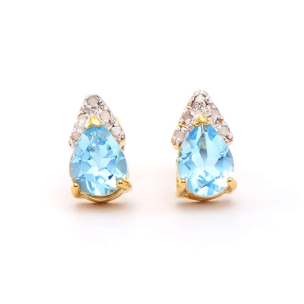 2.73 TW CTS BLUE TOPAZ & DIAMONDS 18K GOLD PLATED DESIGNER EAR-RINGS: BLUE TOPAZ PEARS 8X6 2 PCS 2.65 CTS & DIAMONDS 1.1 MM 10 PCS .08 CTS Reserve: $30.00 Shipping: Domestic: Flat-rate of $17.65 to anywhere within the contiguous U.S. International: Foreign shipping rate