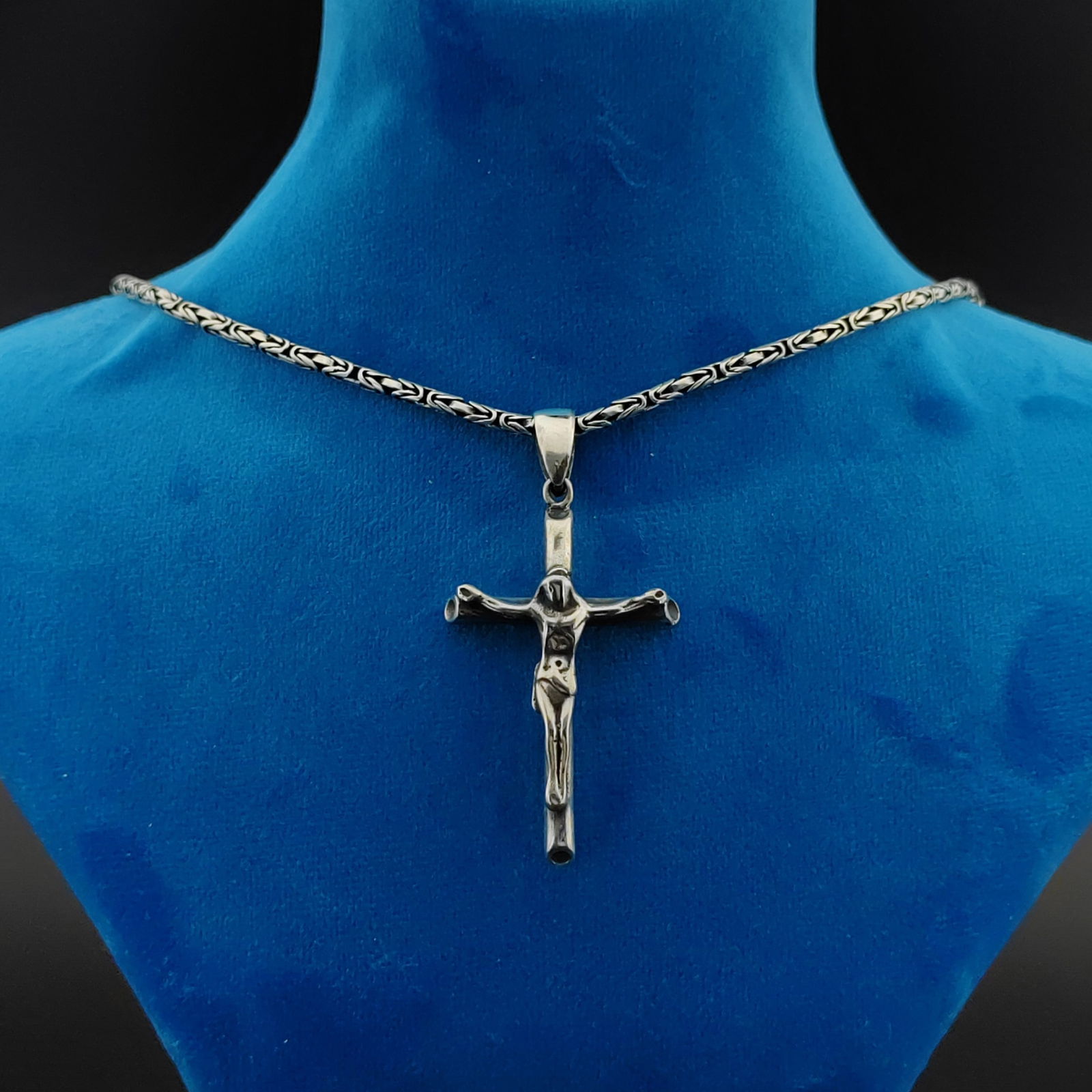 925 Silver Chain with Cross Pendant (1 of 7)