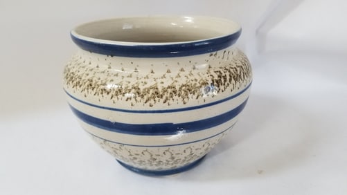 White-glazed stoneware jardiniere