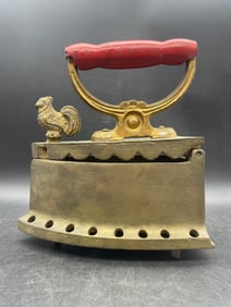 ANTIQUE COAL SAD IRON W ROOSTER LATCH & RED WOODEN HANDLE CHARCOAL IRON W TRIVET