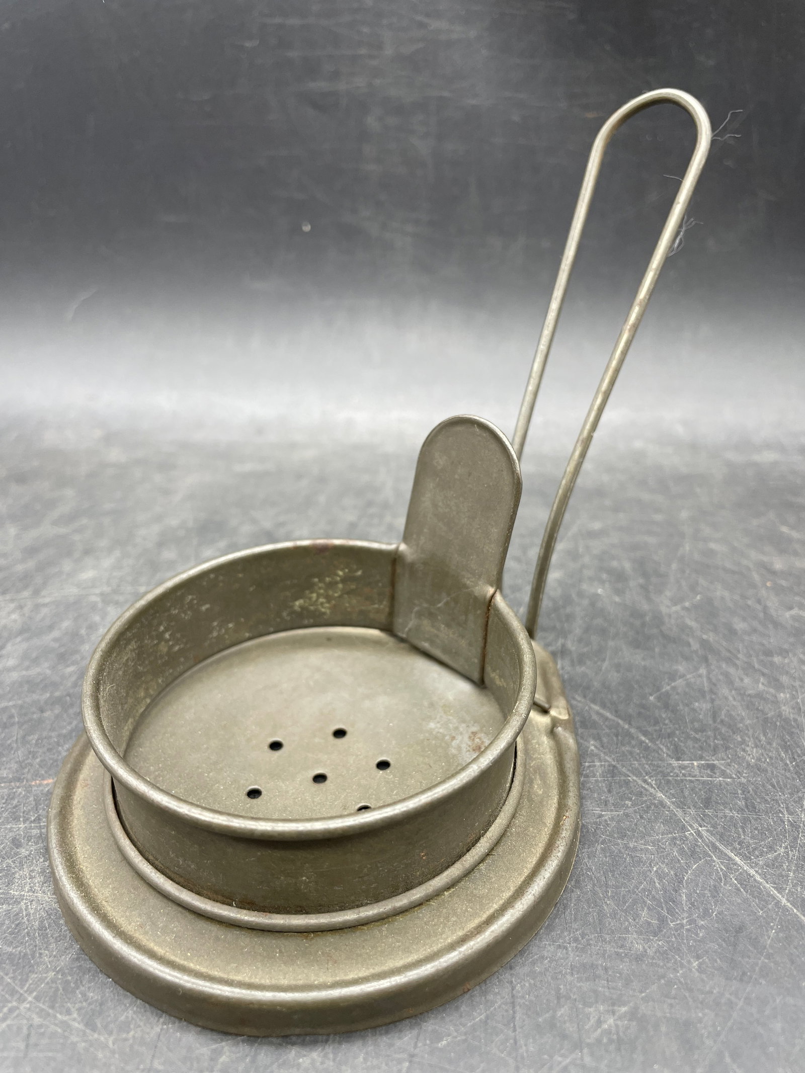 Primitive Egg Poacher Farmhouse: Title: Primitive Egg Poacher Farmhouse Date/Period: unknown Dimension: approx. 4" tall x 6 x 3.25 Material: tin Additional Information: Primitive Tin Egg Poacher Farmhouse Shipping: Domestic: Flat-rat