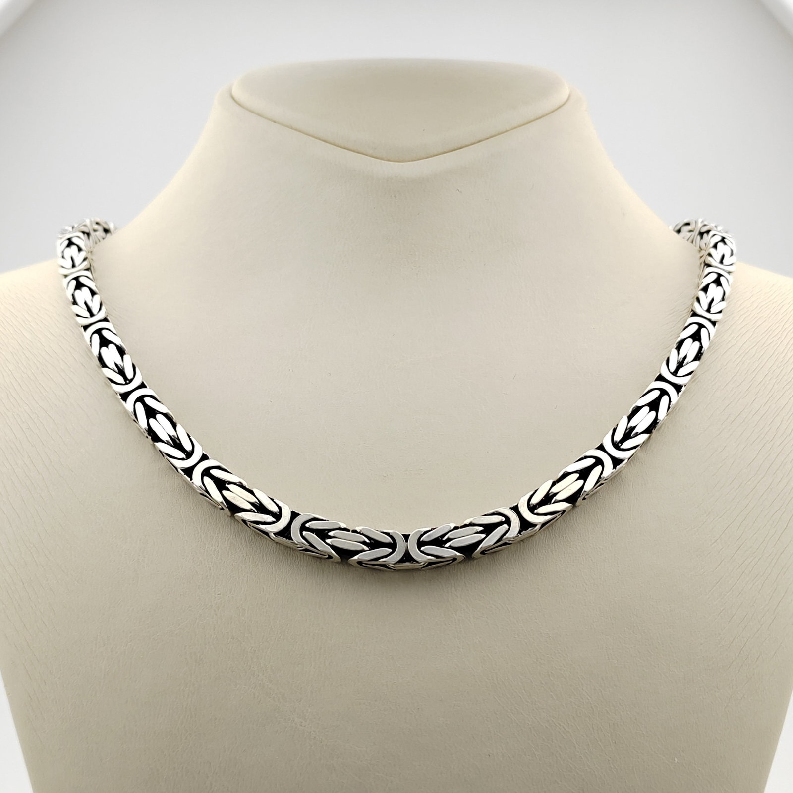 925 Sterling Silver Square Byzantine King's Chain,Men Necklace: Title:925 Sterling Silver Square Byzantine King's Chain,Men Necklace Description:925 Sterling Silver Square Byzantine King's Chain,Men Necklace Size and Weight:23.62 in (60cm)/100g Byzanthine King's C