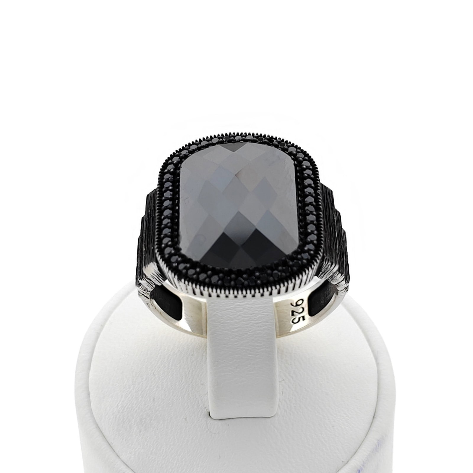 925 Silver Men's Ring with Facet Cut Black Onyx: Title:925 Silver Men's Ring with Facet Cut Black Onyx Description:925 Silver Men's Ring with Facet Cut Black Onyx,Ornated with Black Zircons -Condition:New -Total Weight:11.6g -Size: US Size 12 (21.50
