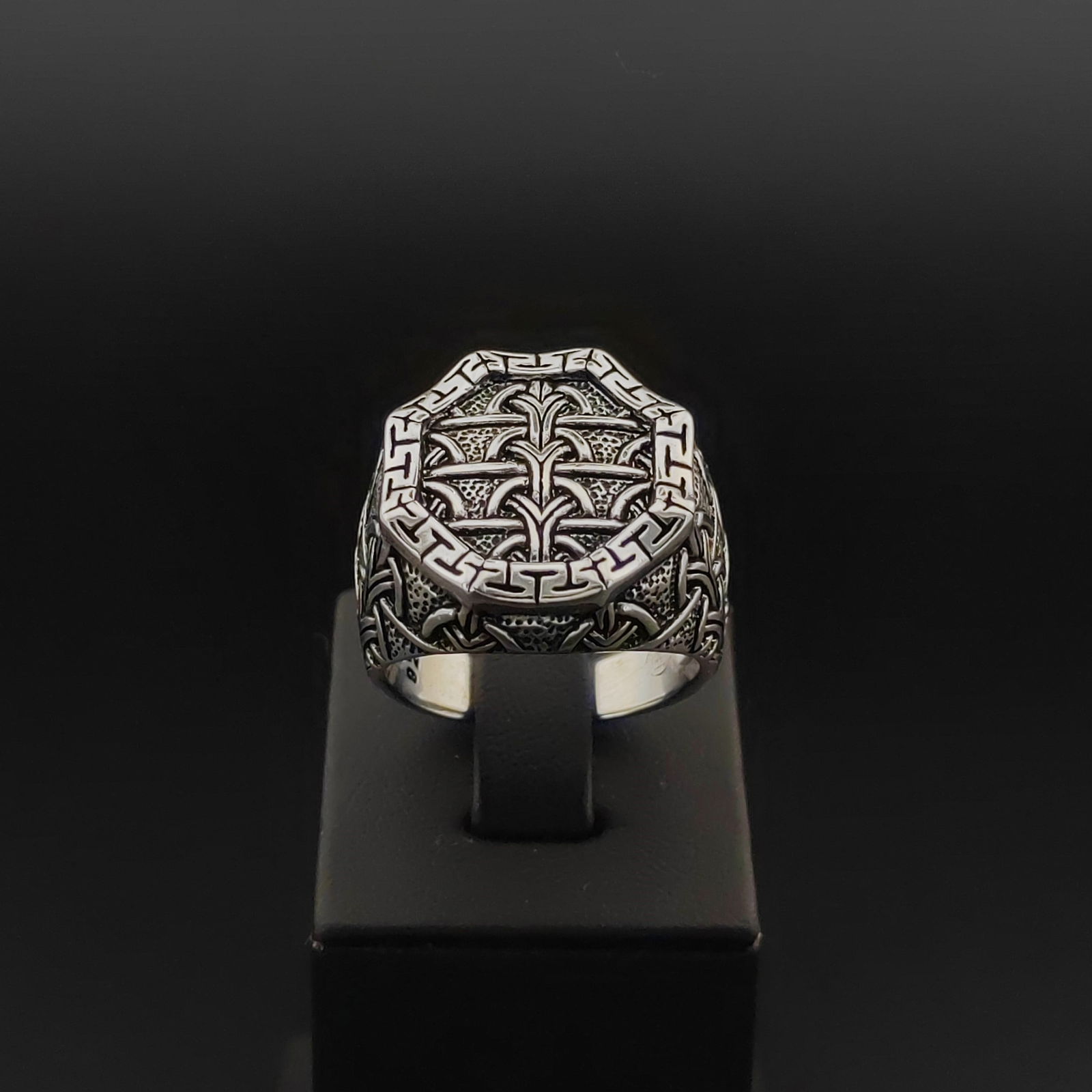 925 Silver Celtic Knot Men's Ring (1 of 8)