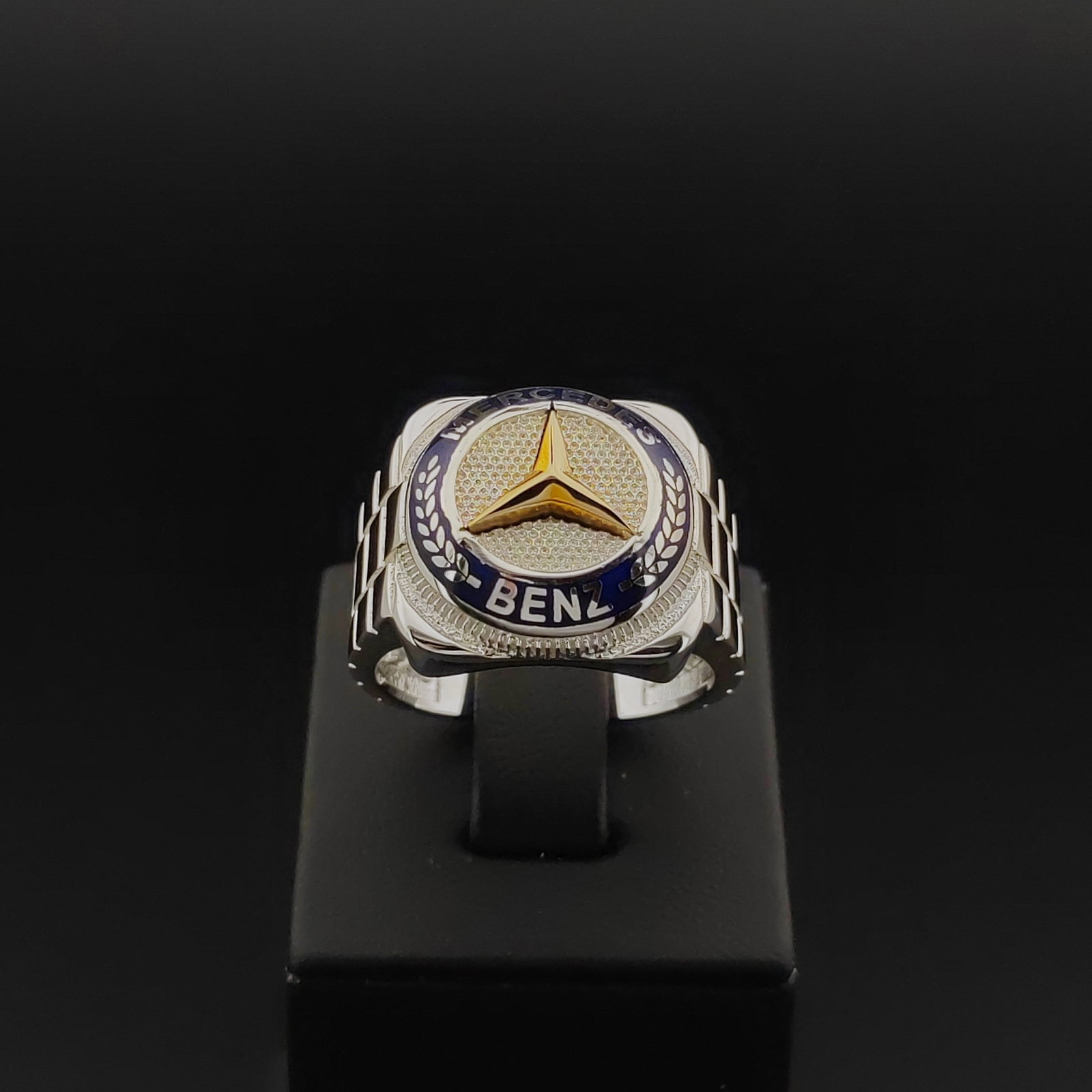 925 Silver Mercedes Ring: Title:925 Silver Mercedes Ring Description:925 Silver Mercedes Ring -Weight:9.9g -Size: US Size 10 (20mm) With Gift Box Express Shipping.Carrier:DHL Express Combine Shipping Prices: 2 lots 30$ 3 lots 