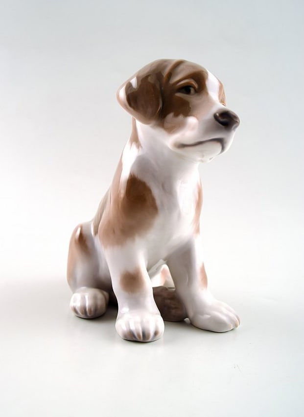 Saint Bernard puppy, number 1926 from Bing and Grondahl, Copenhagen.: DescriptionSaint Bernard puppy, number 1926 from Bing and Grondahl, Copenhagen. Perfect condition. 2nd. H. 13 cm. W. 12 cm.Reserve: $84.00Shipping:Domestic: Shipping rates are determined by destinatio