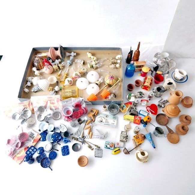 Large Lot of Dollhouse Miniatures (1 of 1)